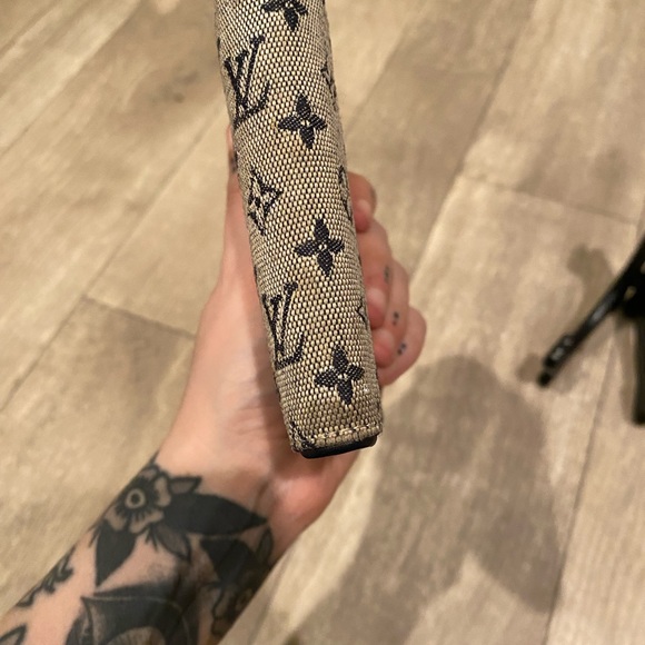 Authentic Louis Vuitton Min Lin Wallet - Picture 9 of 16